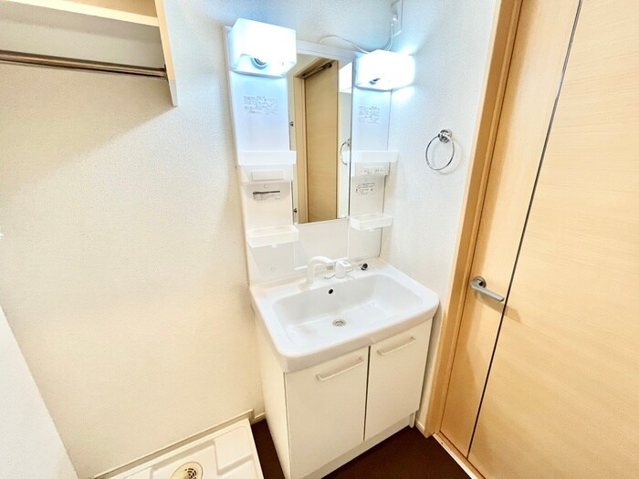 物件内観写真9　(洗面)