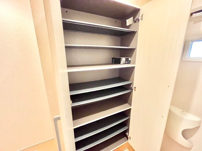 物件内観写真14　(靴箱)