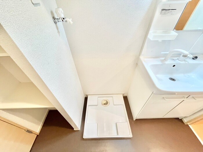 物件内観写真17　(洗濯機置場)