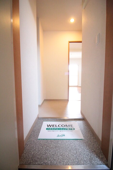 物件内観写真7　(玄関)