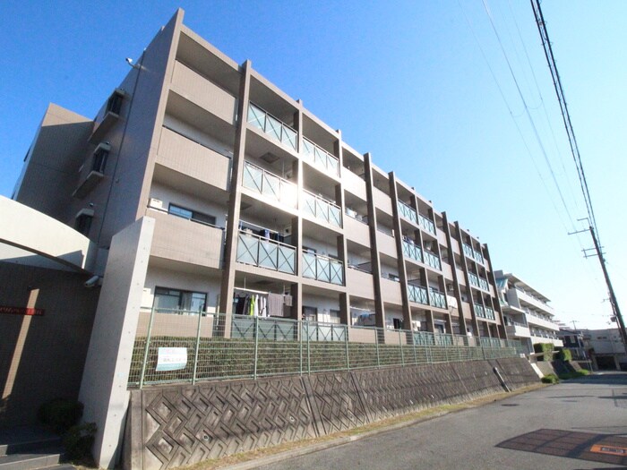 物件外観写真2　(駐車場)