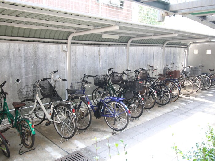 物件外観写真6　(駐輪場)