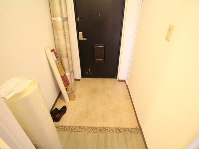 物件内観写真16　(玄関)