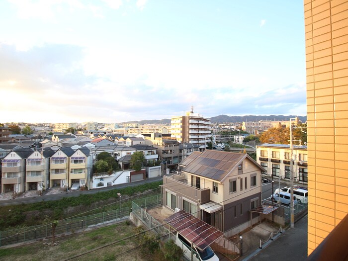 物件内観写真20　(室内からの展望)