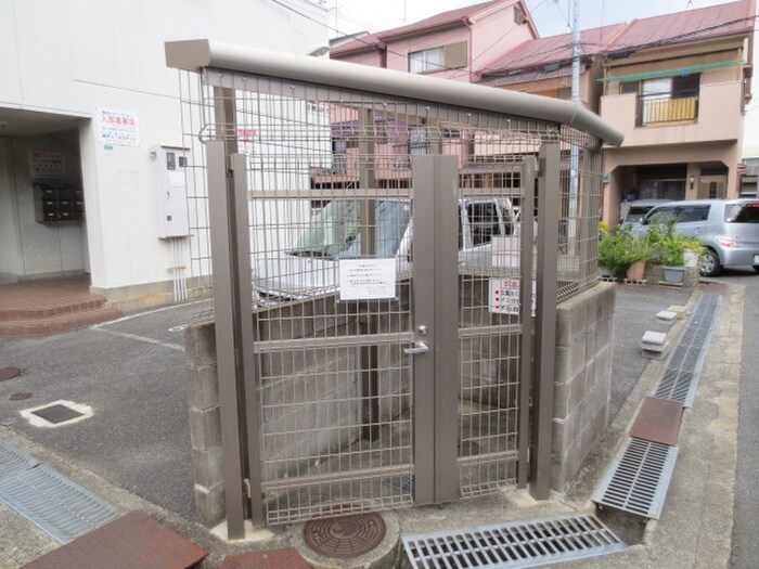 物件外観写真6　(駐車場)