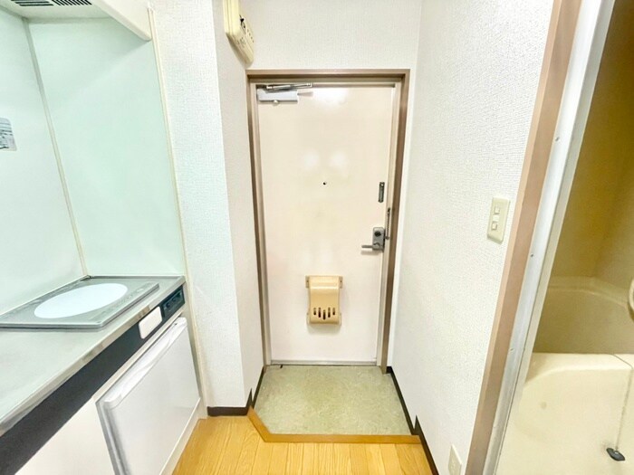 物件内観写真15　(玄関)