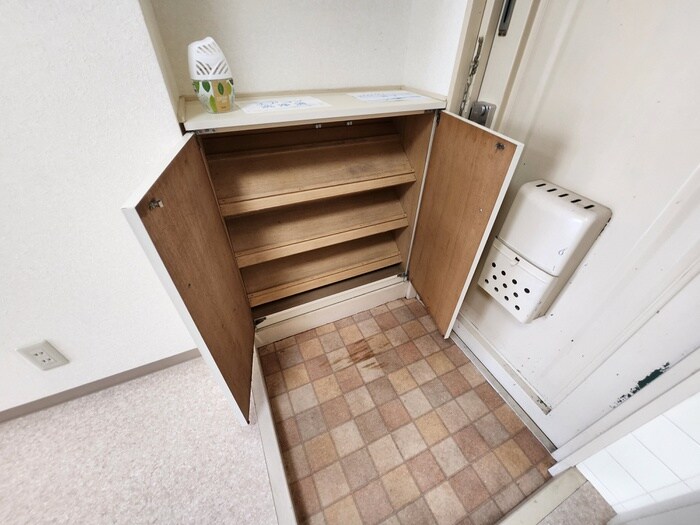 物件内観写真16　(靴箱)