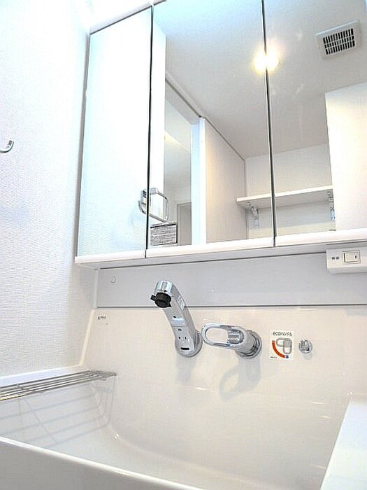 物件内観写真11　(洗面)