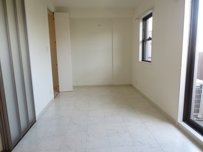 物件内観写真10　(居室)