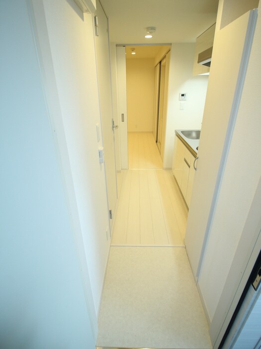 物件内観写真7　(玄関)