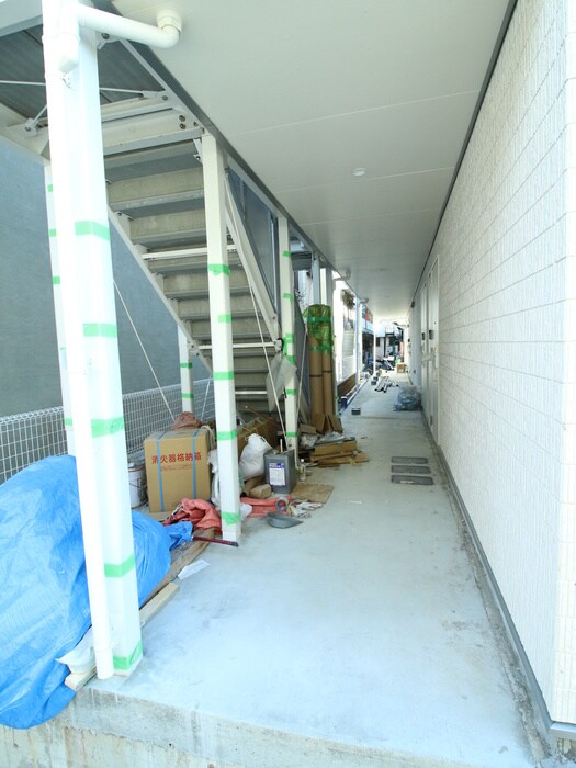 物件外観写真6　(エントランス部分)