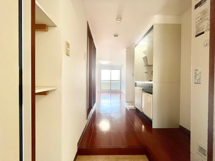 物件内観写真9　(玄関)