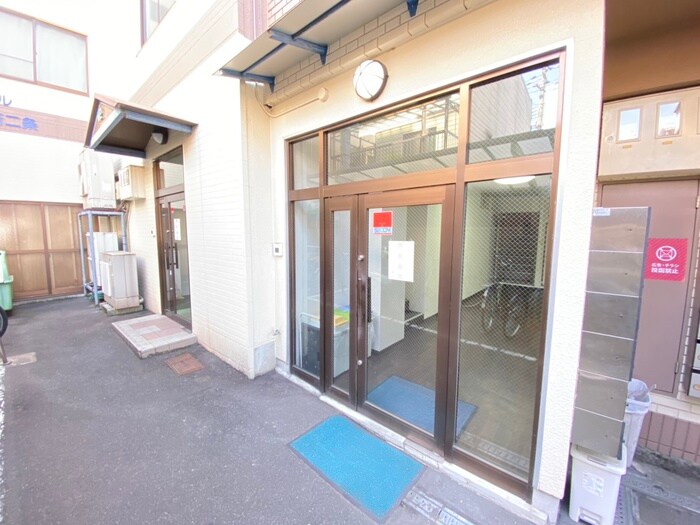 サ－ティフル新二条のエントランス部分