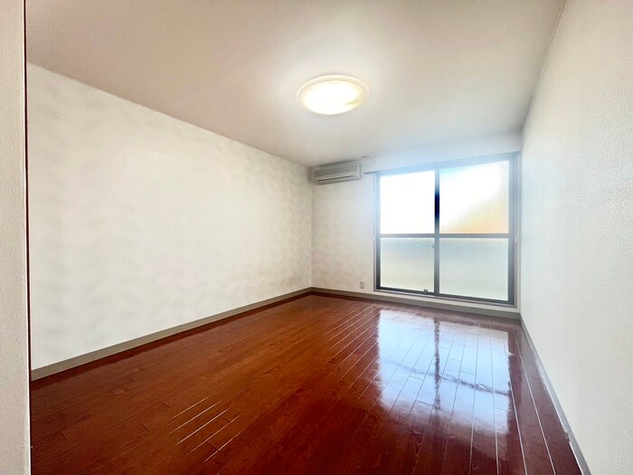 サ－ティフル新二条の内観写真