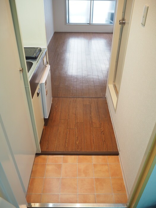 物件内観写真7　(玄関)