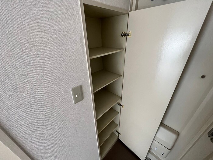 物件内観写真8　(靴箱)