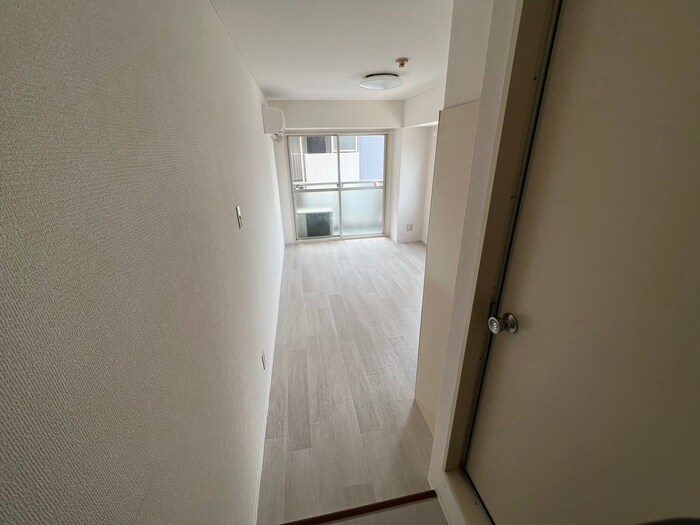 物件内観写真9　(廊下)