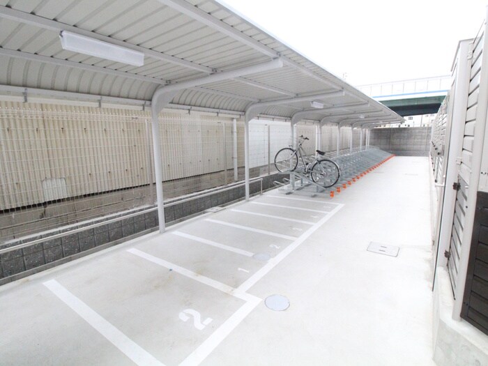 物件外観写真5　(駐輪場)