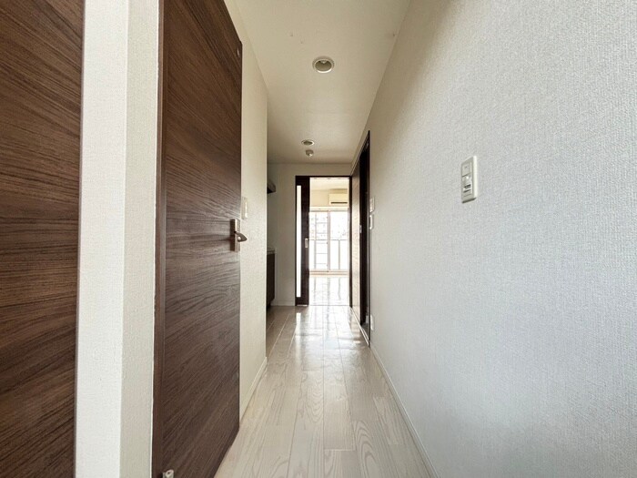 物件内観写真18　(廊下)