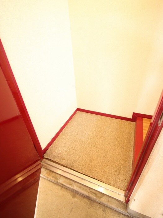 物件内観写真6　(玄関)