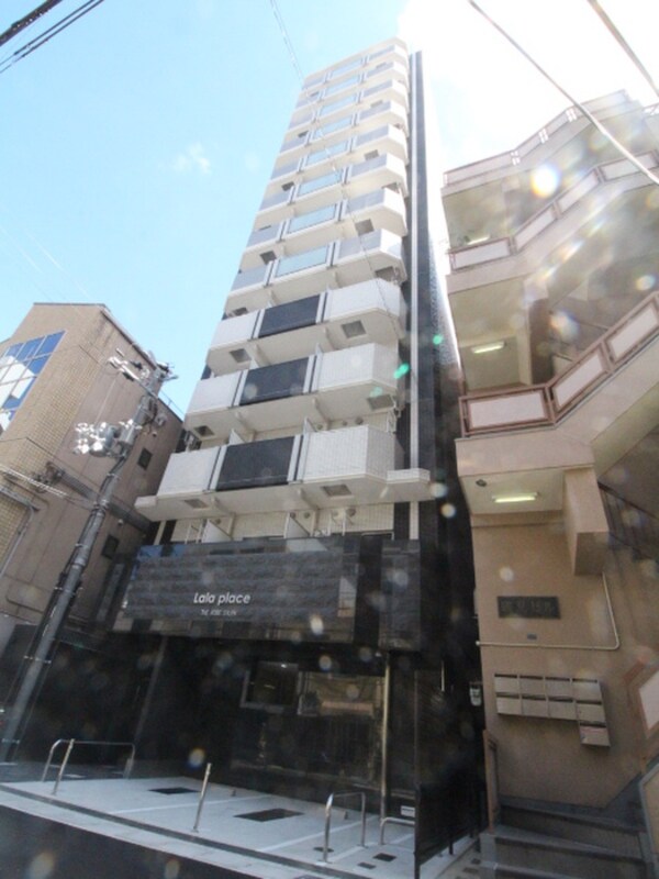 建築中