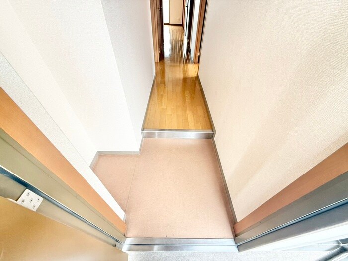 スマイルオ－キッドの玄関