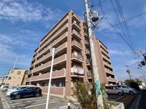 ロイヤルヴェ－ル山下の外観写真