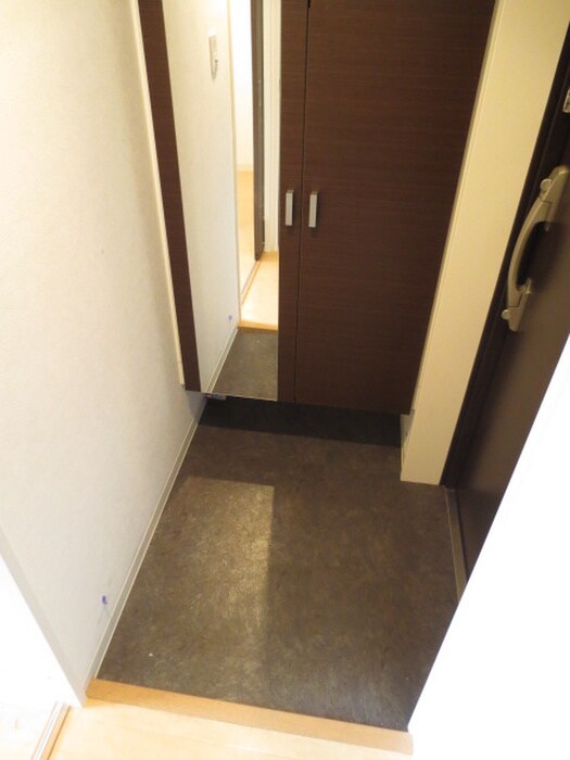 物件内観写真7　(玄関)