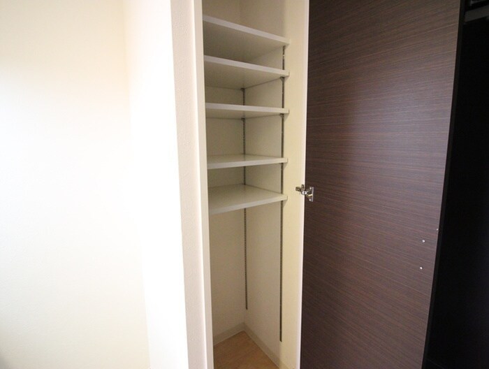 物件内観写真8　(靴箱)