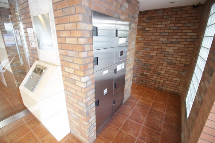 物件外観写真4　(建物設備)