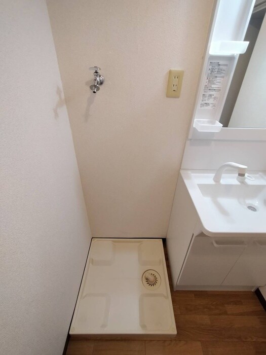 物件内観写真14　(洗濯機置場)