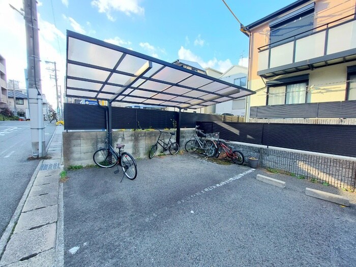 物件外観写真5　(駐輪場)