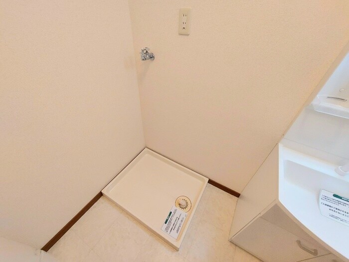 物件内観写真18　(洗濯機置場)