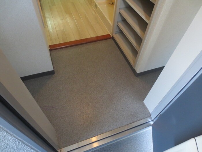 物件内観写真14　(玄関)