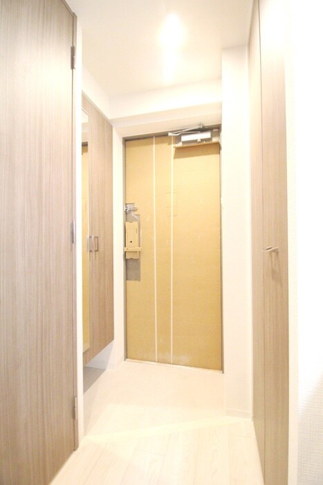 物件内観写真16　(玄関)