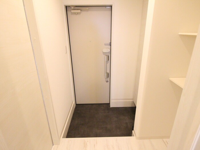 物件内観写真21　(玄関)