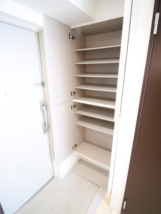 物件内観写真10　(靴箱)