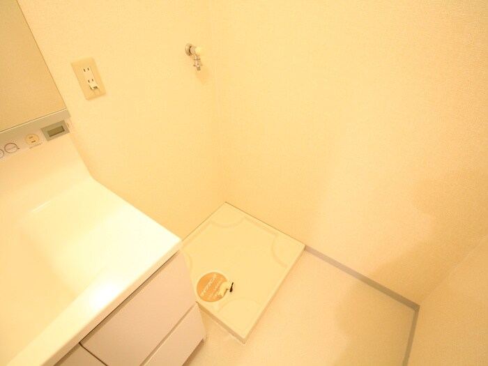 物件内観写真13　(洗濯機置場)