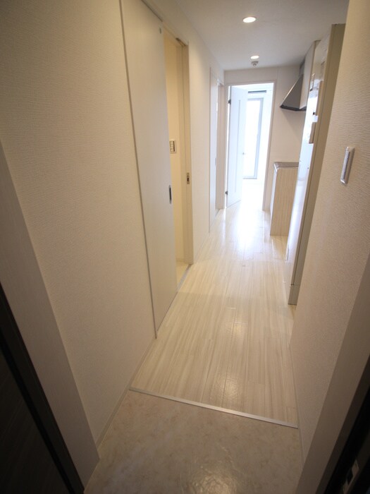 物件内観写真7　(玄関)