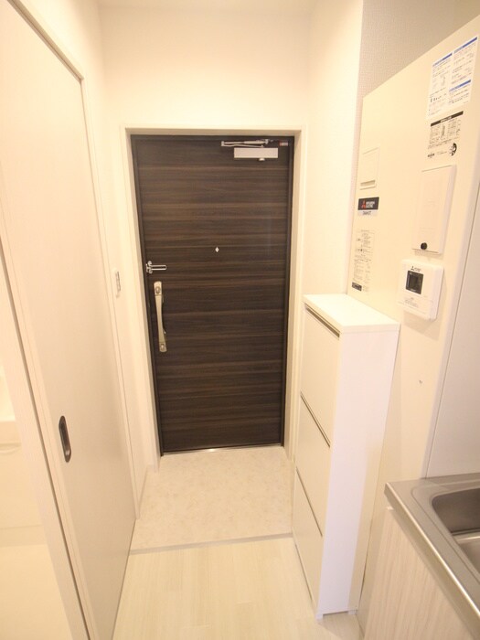 物件内観写真7　(玄関)