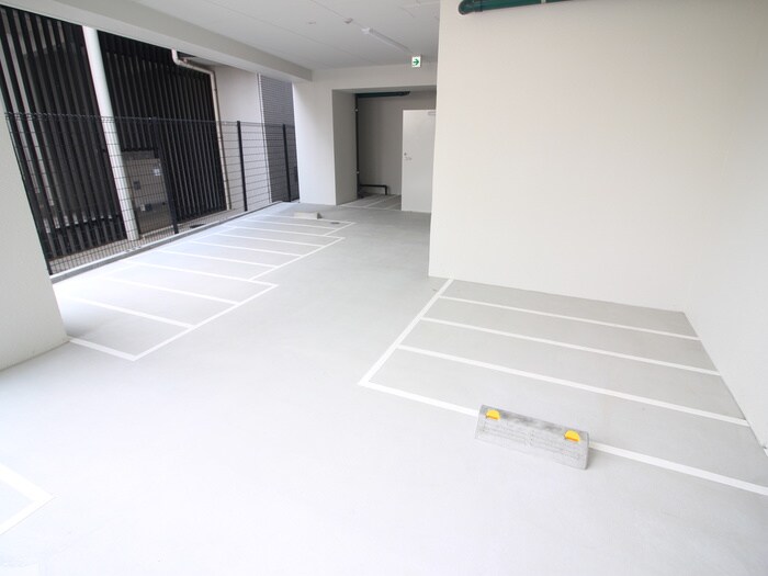 物件外観写真3　(駐輪場)