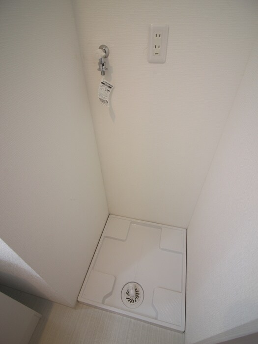 物件内観写真14　(洗濯機置場)