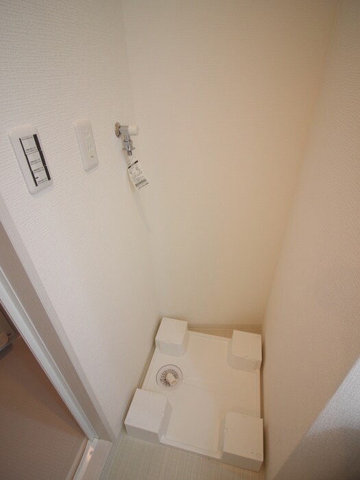 物件内観写真14　(洗濯機置場)