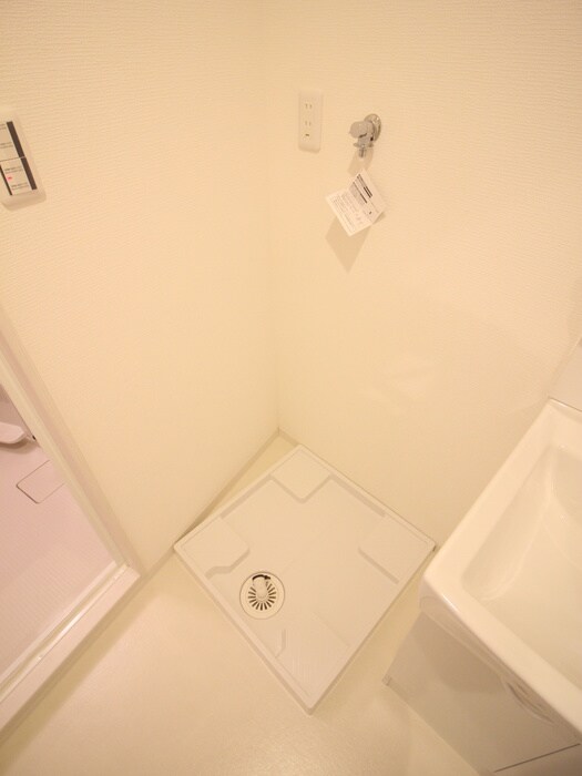 物件内観写真17　(洗濯機置場)