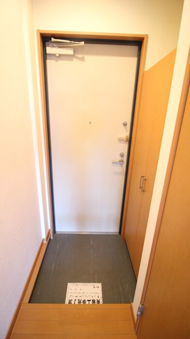物件内観写真7　(玄関)