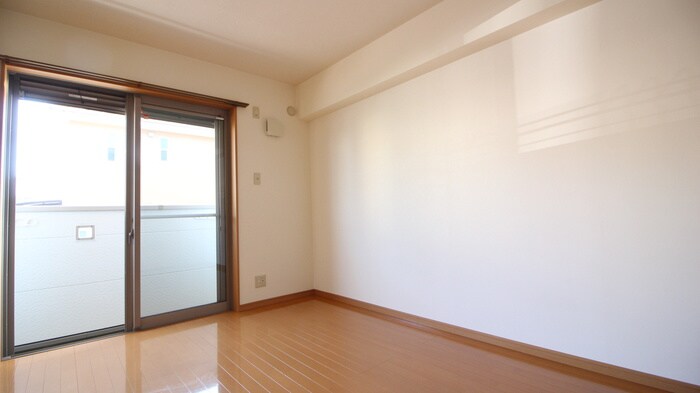 物件内観写真11　(居室)