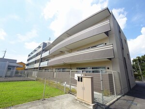 ROYAL西山外観写真