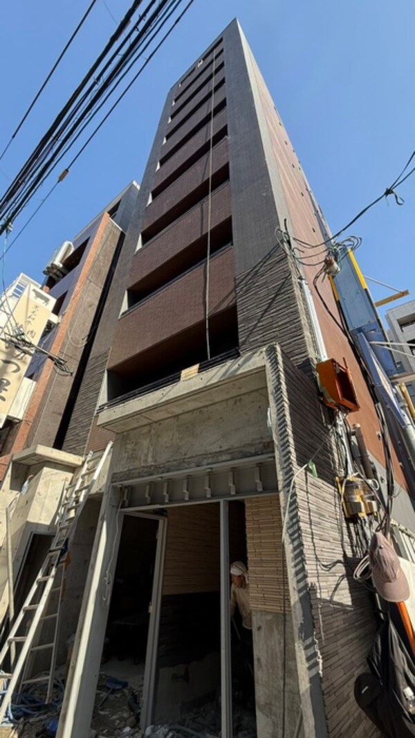 建築中