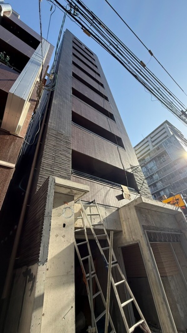 建築中