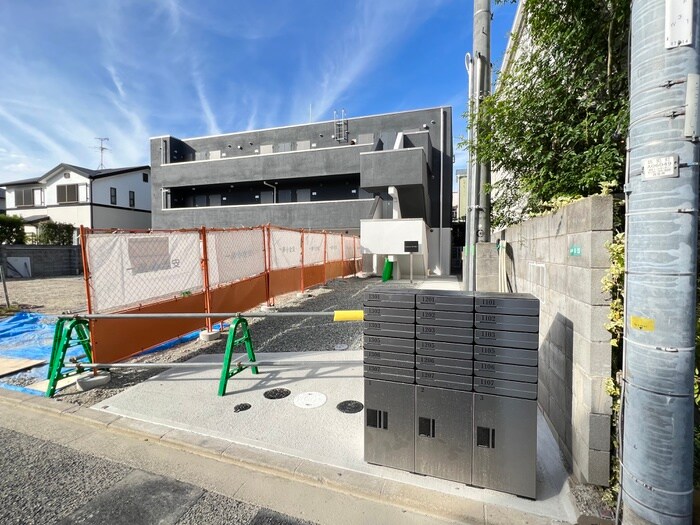 物件外観写真2　(エントランス部分)